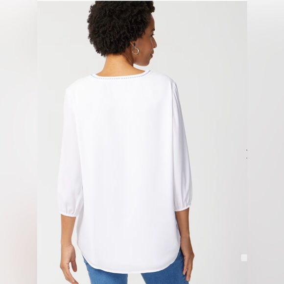 Chico’s Embroidered Popover Top Size 3 V- Neck 3/4 Sleeve Color Alabaster - Picture 2 of 12